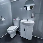 בית הארחה Thornleigh - Free On Street Parking