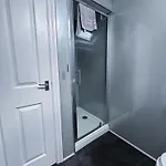 Thornleigh - Free On Street Parking 4*