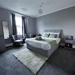 Thornleigh - Free On Street Parking ווינדרמר