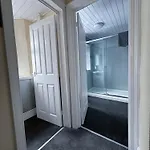 Thornleigh - Free On Street Parking 4*