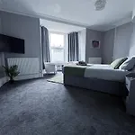 Thornleigh - Free On Street Parking בית הארחה ווינדרמר