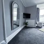 בית הארחה Thornleigh - Free On Street Parking