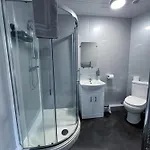 Thornleigh - Free On Street Parking בית הארחה ווינדרמר