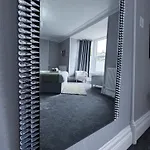 Thornleigh - Free On Street Parking בית הארחה ווינדרמר