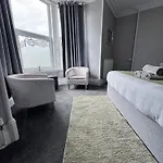 Thornleigh - Free On Street Parking ווינדרמר