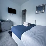 Thornleigh - Free On Street Parking 4*