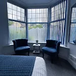 Thornleigh - Free On Street Parking בית הארחה ווינדרמר