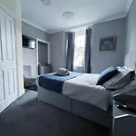 Thornleigh - Free On Street Parking 4*