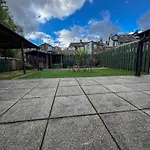 Thornleigh - Free On Street Parking 4*