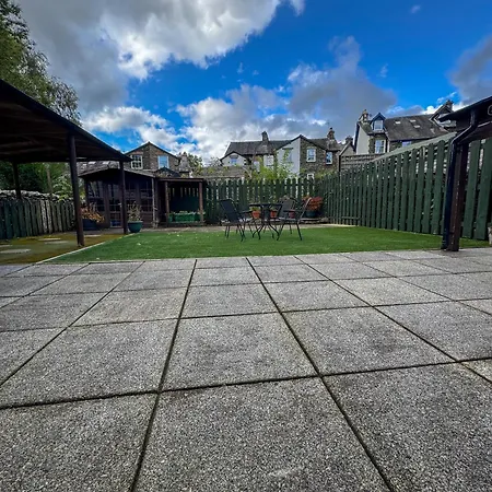 Thornleigh - Free On Street Parking 4*
