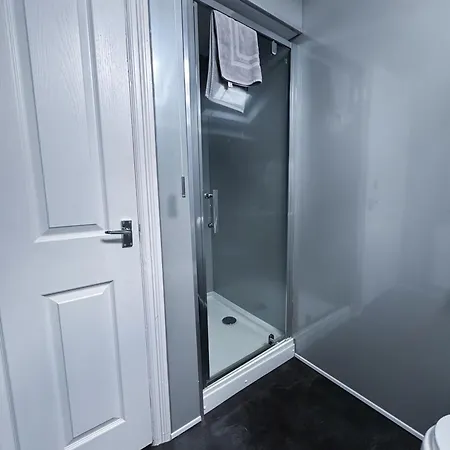 Thornleigh - Free On Street Parking 3*