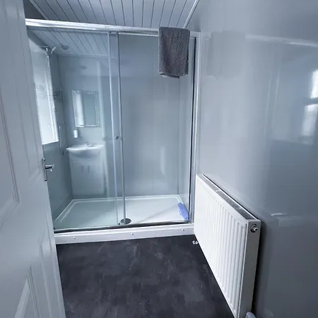 Thornleigh - Free On Street Parking 3*