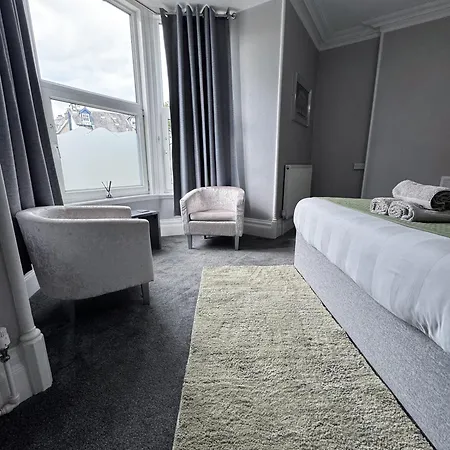 Thornleigh - Free On Street Parking Windermere