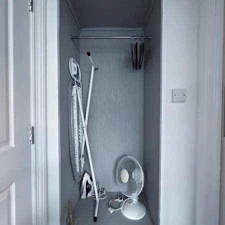 Thornleigh - Free On Street Parking Windermere