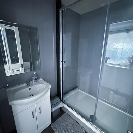 Thornleigh - Free On Street Parking Windermere