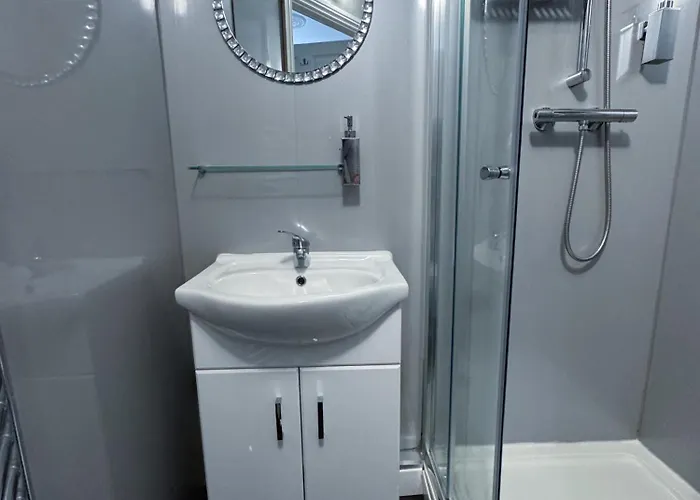 Thornleigh - Free On Street Parking بيت ضيافة ويندرمير