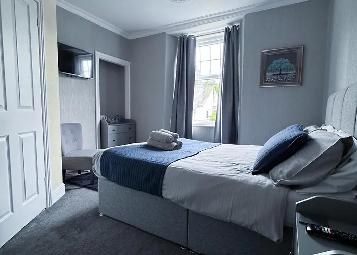 Thornleigh - Free On Street Parking 3*