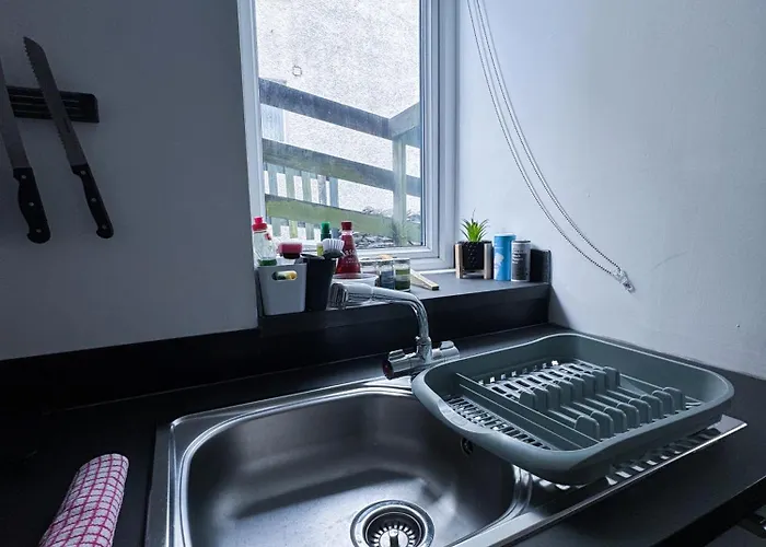 Thornleigh - Free On Street Parking 3*