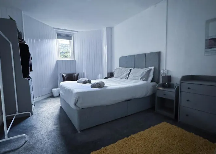 Thornleigh - Free On Street Parking 3*